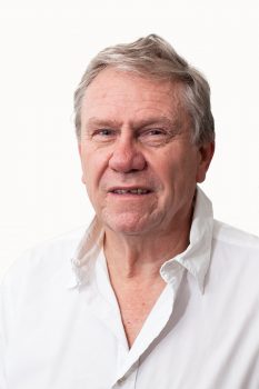 Dr Peter Uys